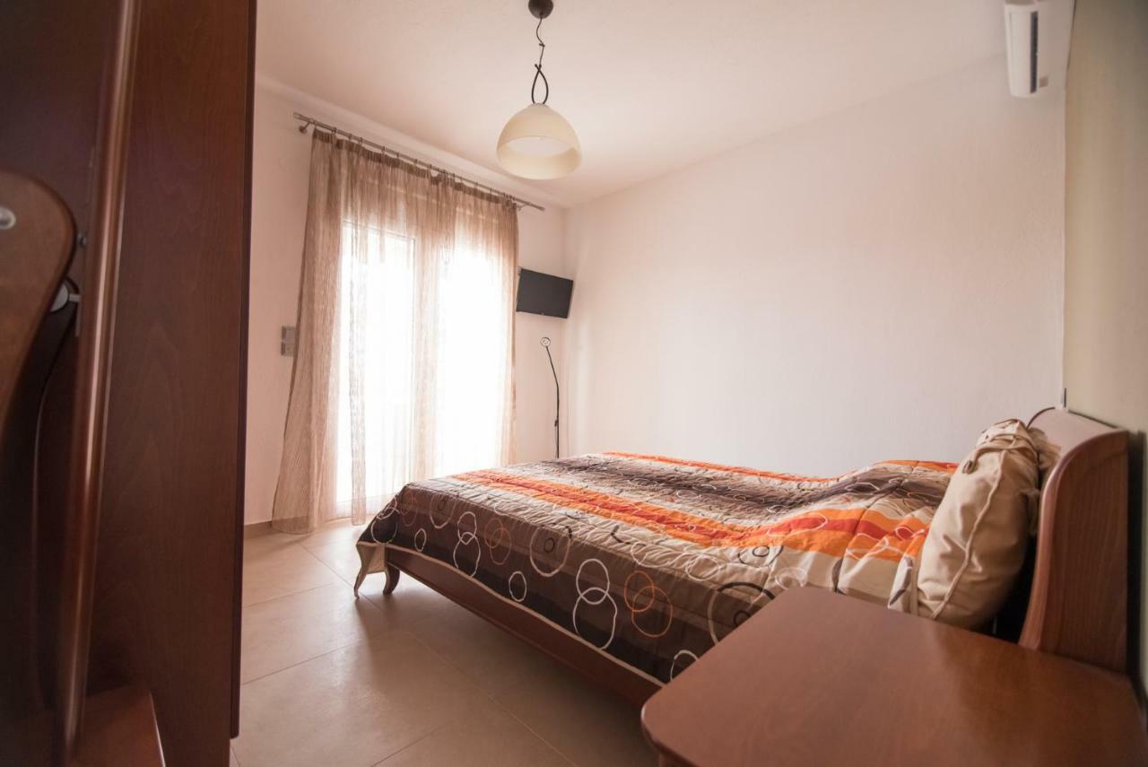 Vicky Rooms Паралия-Дионисиу Экстерьер фото